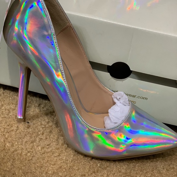 This is the Diva brand, size 6M, open to offers. New. Never worn. - Picture 5 of 7